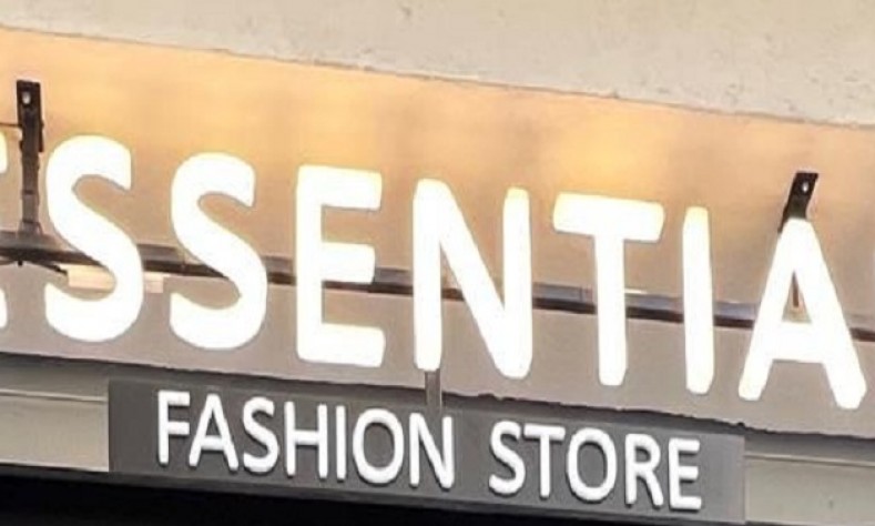 ESSENTIAL - FASHION STORE